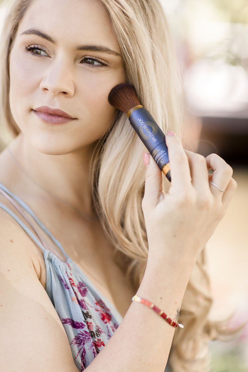 Brush On Block Touch of Tan Tinted Mineral Sunscreen